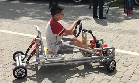 铝合金线棒制作的智能小车